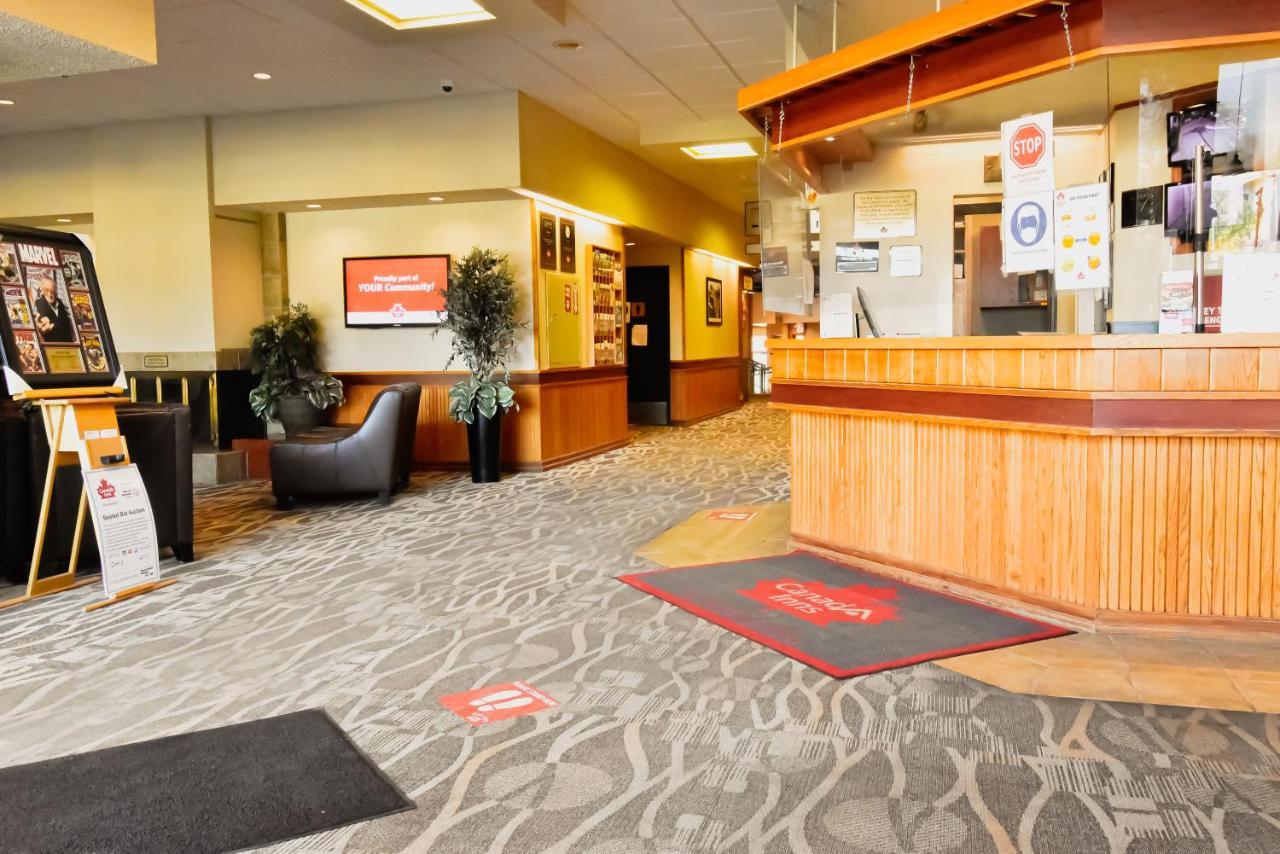 Canad Inns Destination Centre Windsor Park Winnipeg Exterior foto